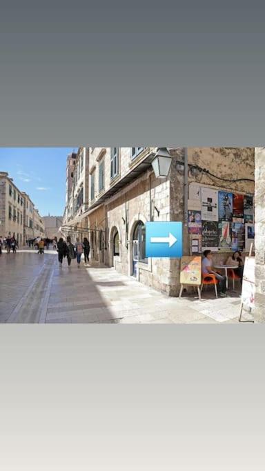 Plaza In The Centre